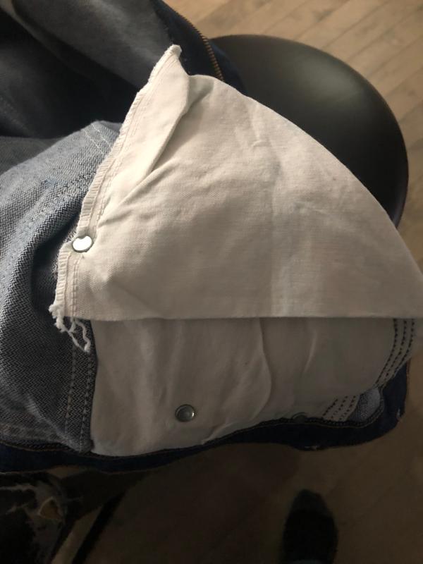 R/F pocket riveted to jeans and not usable