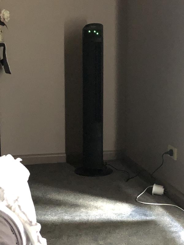 De'Longhi Oscillating Tower fan DETF111.BK | De'Longhi AU