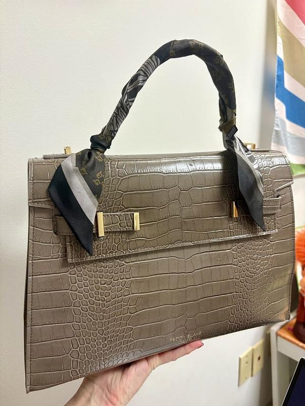 Review Thumbnail Image 0 375018157