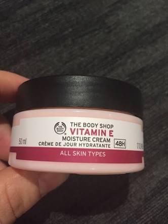 body shop vitamin e face moisturizer