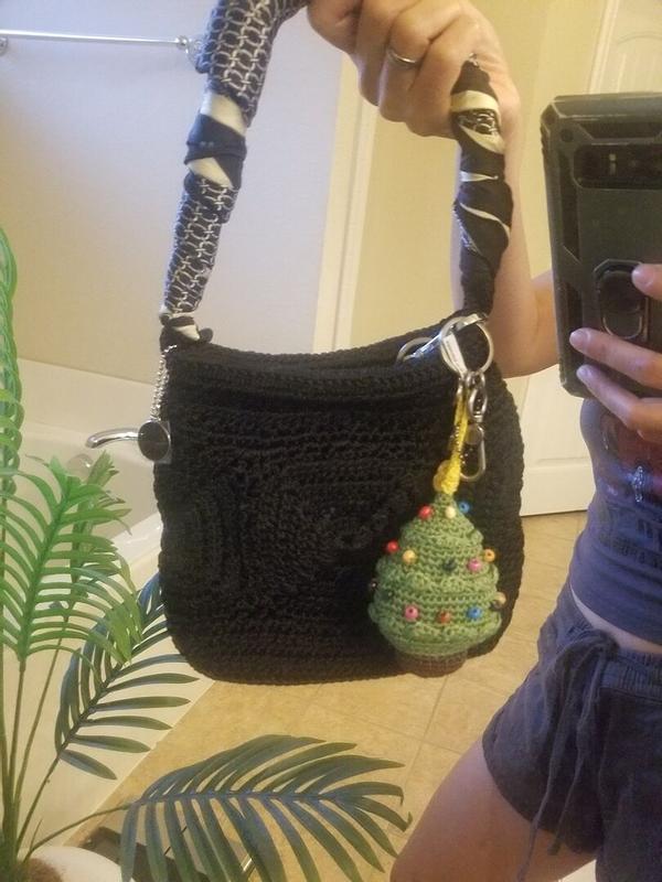 Review Thumbnail Image 0 350924027