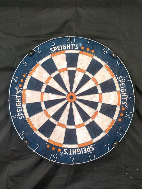 Speights Dartboard Cabinet Set The