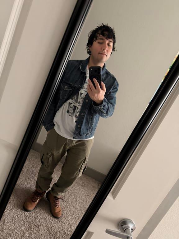 Review Thumbnail Image 0 381712986