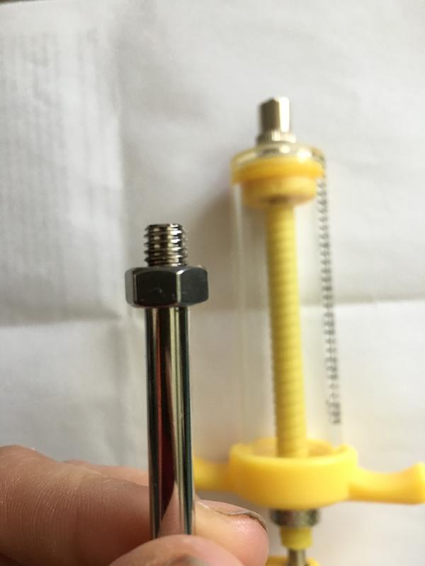 This is the fitting that came with the syringe