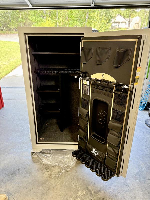 NOT WHITE AS DESCRIBED IN THE DESCRIPTION!