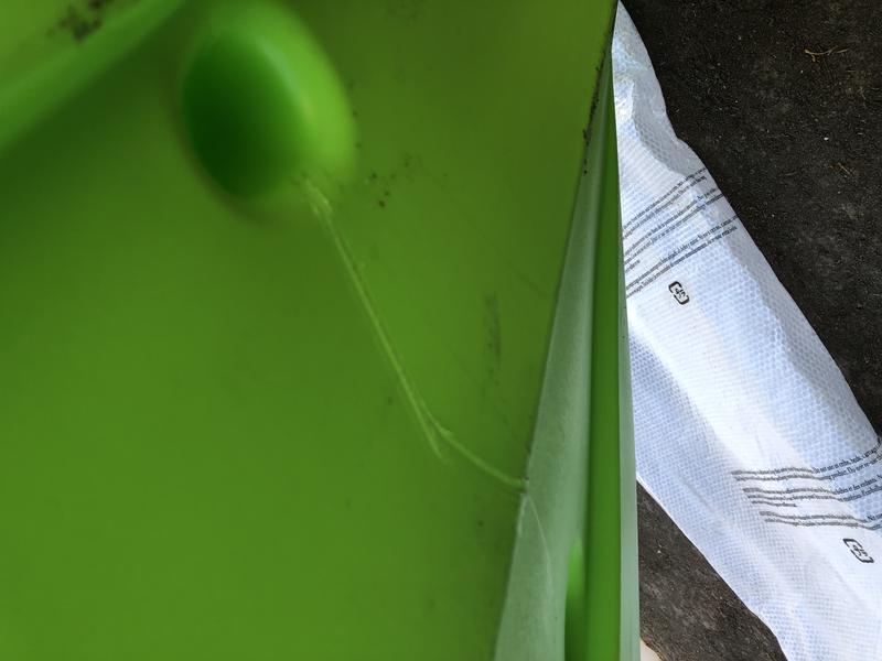 1st pic, broken handle, 2nd pic missing piece with screw, rest of the pics are scratches