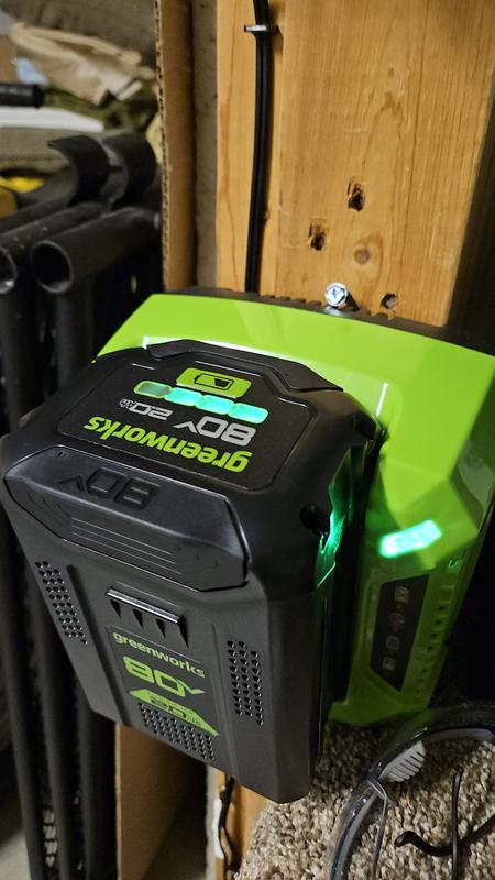 Battery charging on mounted charger