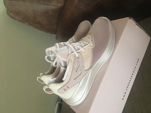 women's ua charged breathe mcrprnt sportstyle shoes