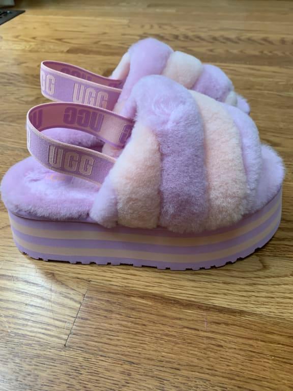 UGG Disco Stripe Slide SHADE / WHITE COMBO 21FW-I|atmos（アトモス） 公式オンラインストア