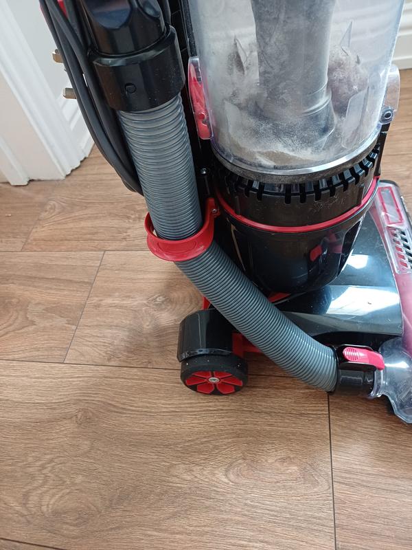 Red band stops extension of hose