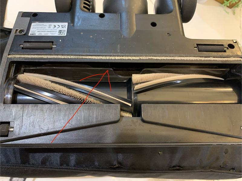 It is behind this plastic bit where everything clogs