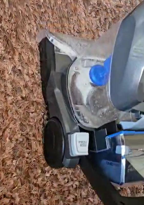 In action on the ribbon pile - see how dirty the water is!