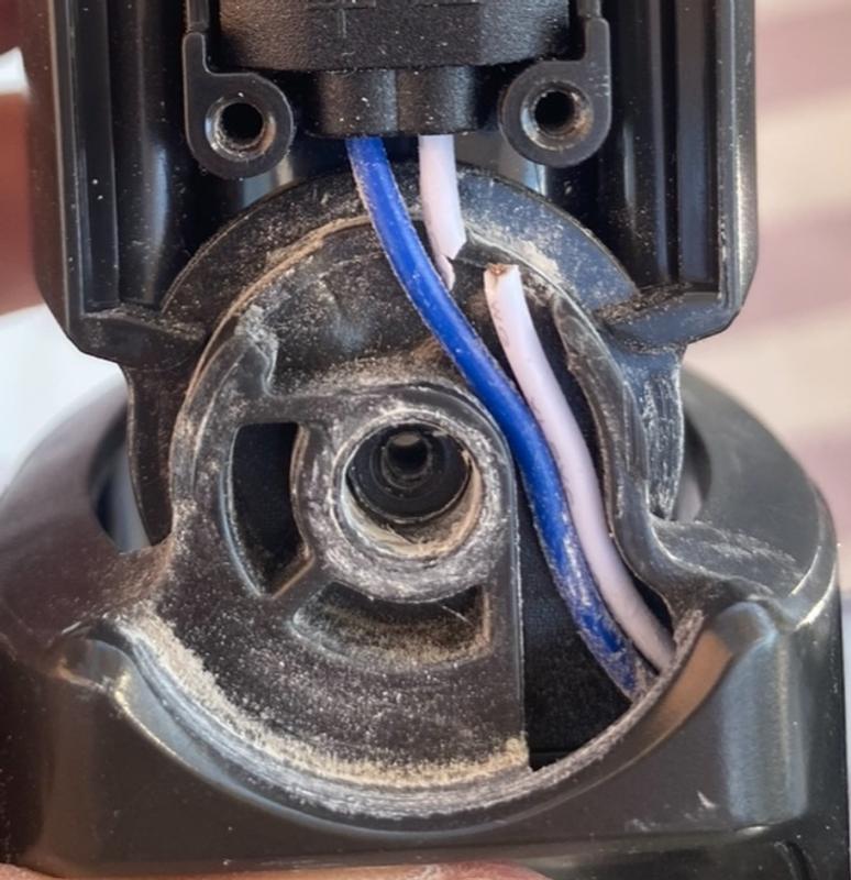 Broken internal wire, stops brush head rotating.