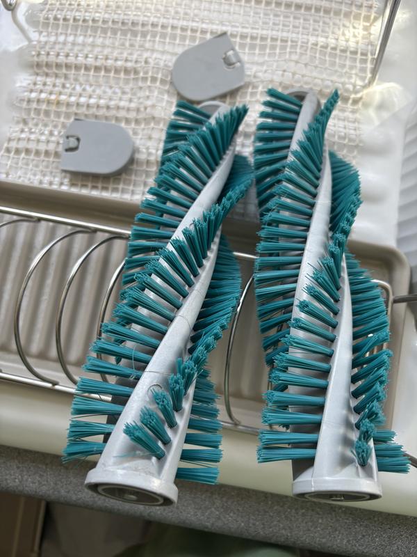 Fully removable brushes
