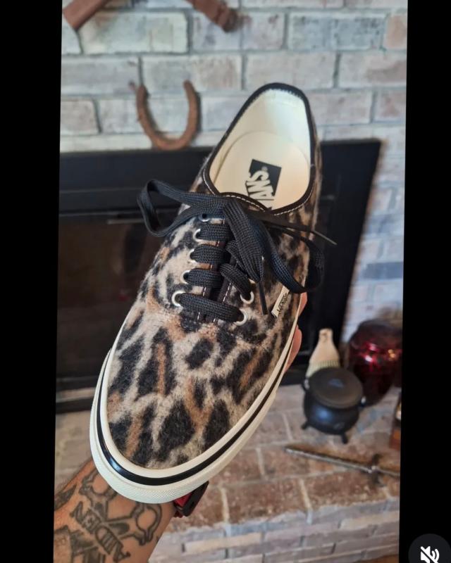 VANS LX Authentic 44 LEOPARD BLACK（バンズ LX オーセンティック 44