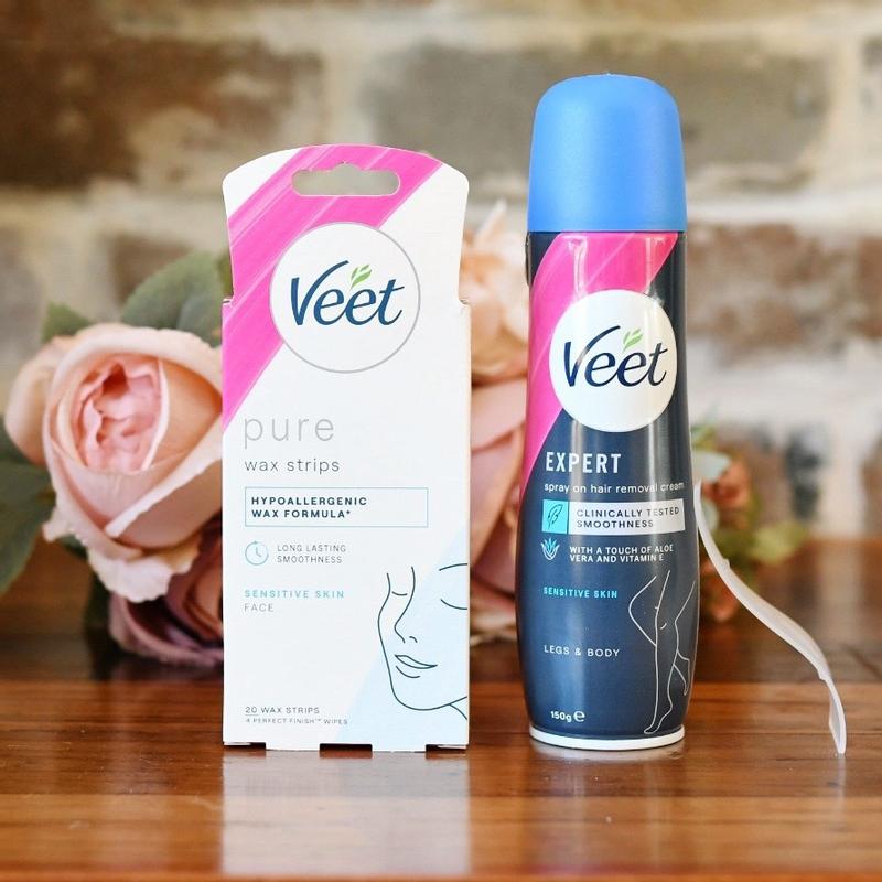 Veet Pure Cold Wax Strips - Suitable For Sensitive Skin - Application For Face - Up To 28 Days Smooth Skin - 10 Double Strips = 20 Single Strips