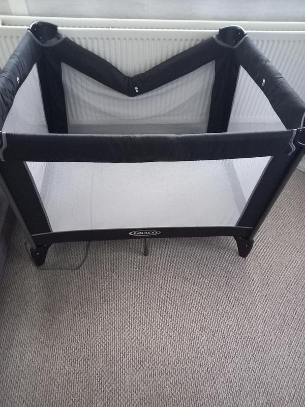 Graco compact store travel cot caravan