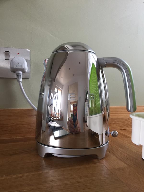 smeg polished steel kettle