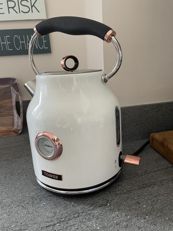 Tower T10063BLK Renaissance Litre, Kw UltraFast Quiet Boil Kettle In