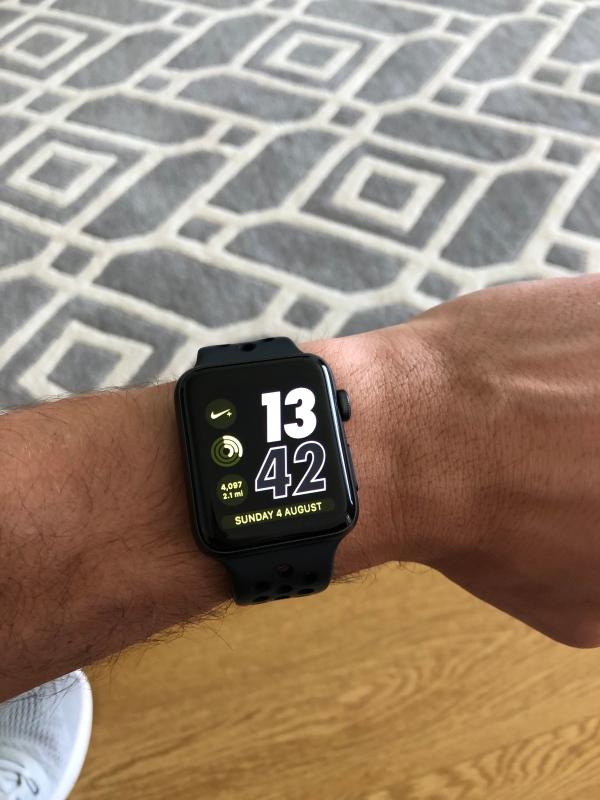 apple watch series 3 nike  42mm gps