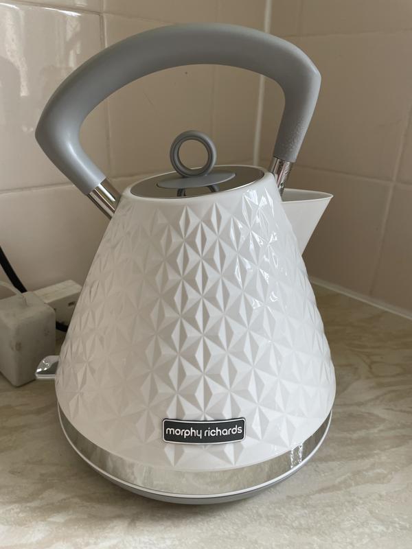 Morphy richards best sale vector kettle white