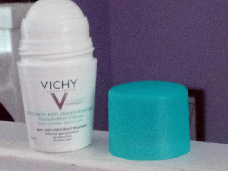 Easy to use roll-on that smells gorgeous. Love that it is suitable for sensitive skin and contains no alcohol.