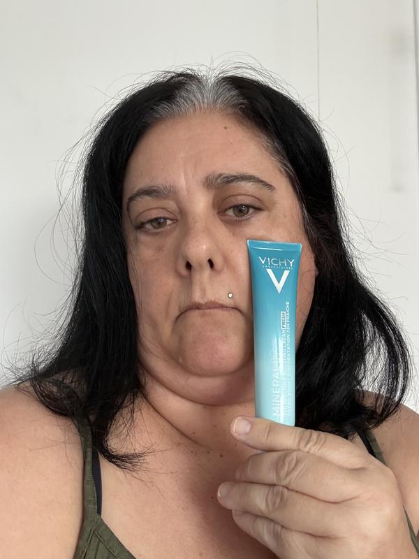 Loving 🥰 my 72HR moisture lock in to my menopausal skin.