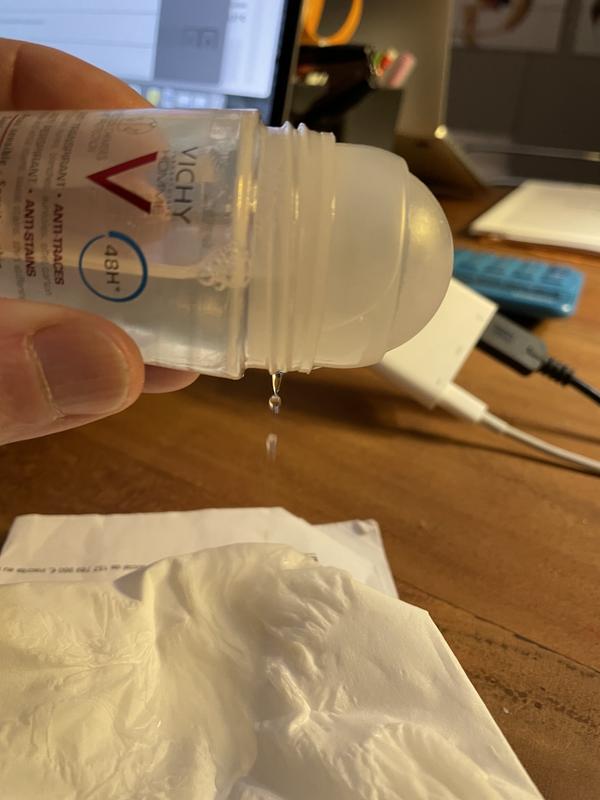 le produit coule du roll-on quand on le penche