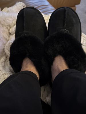 UGG Coquette BLACK 23FA-I（アグ コケット-ブラック） | atmos