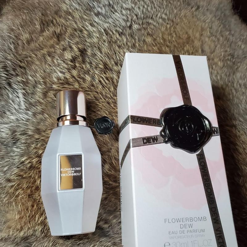 Flowerbomb dew reviews hot sale