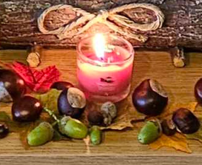 Yankee Candle - Small but mighty. Our Mini Candles are barely bigger than  an acorn, yet deliver big fragrance. Experience a NEW way to combine and  try your favorites.