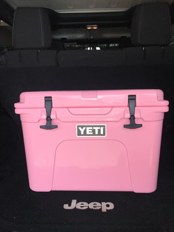 Yeti Tundra 35 Camp Cooler