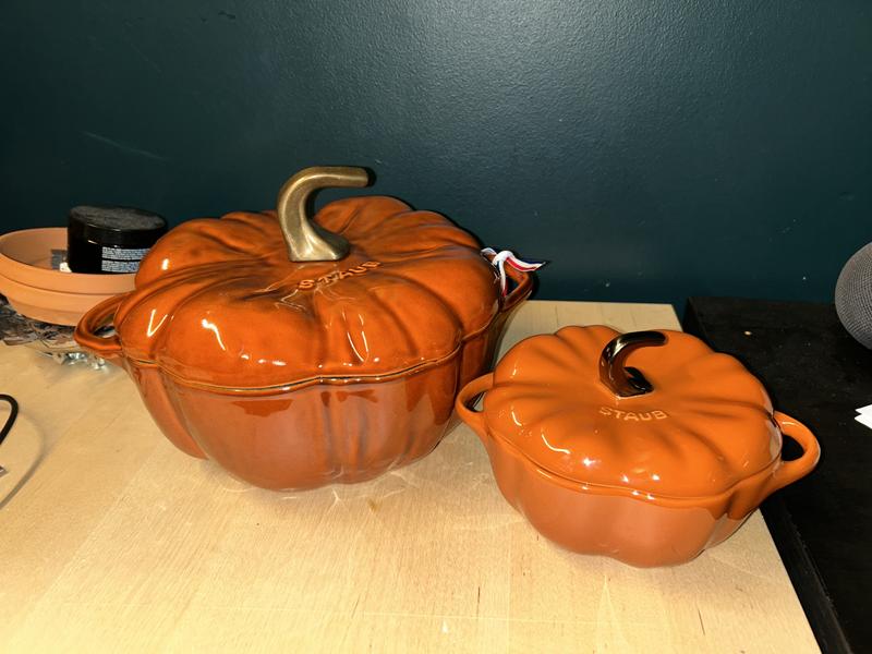 Staub Cocotte A Forma Di Zucca In Ghisa 24 Cm – Color Cannella, Adatta A Tutti I Piani Cottura